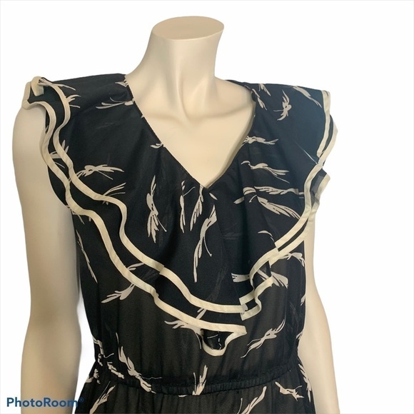 Vintage Dresses & Skirts - Vintage black white scarf hem ruffle neck dress